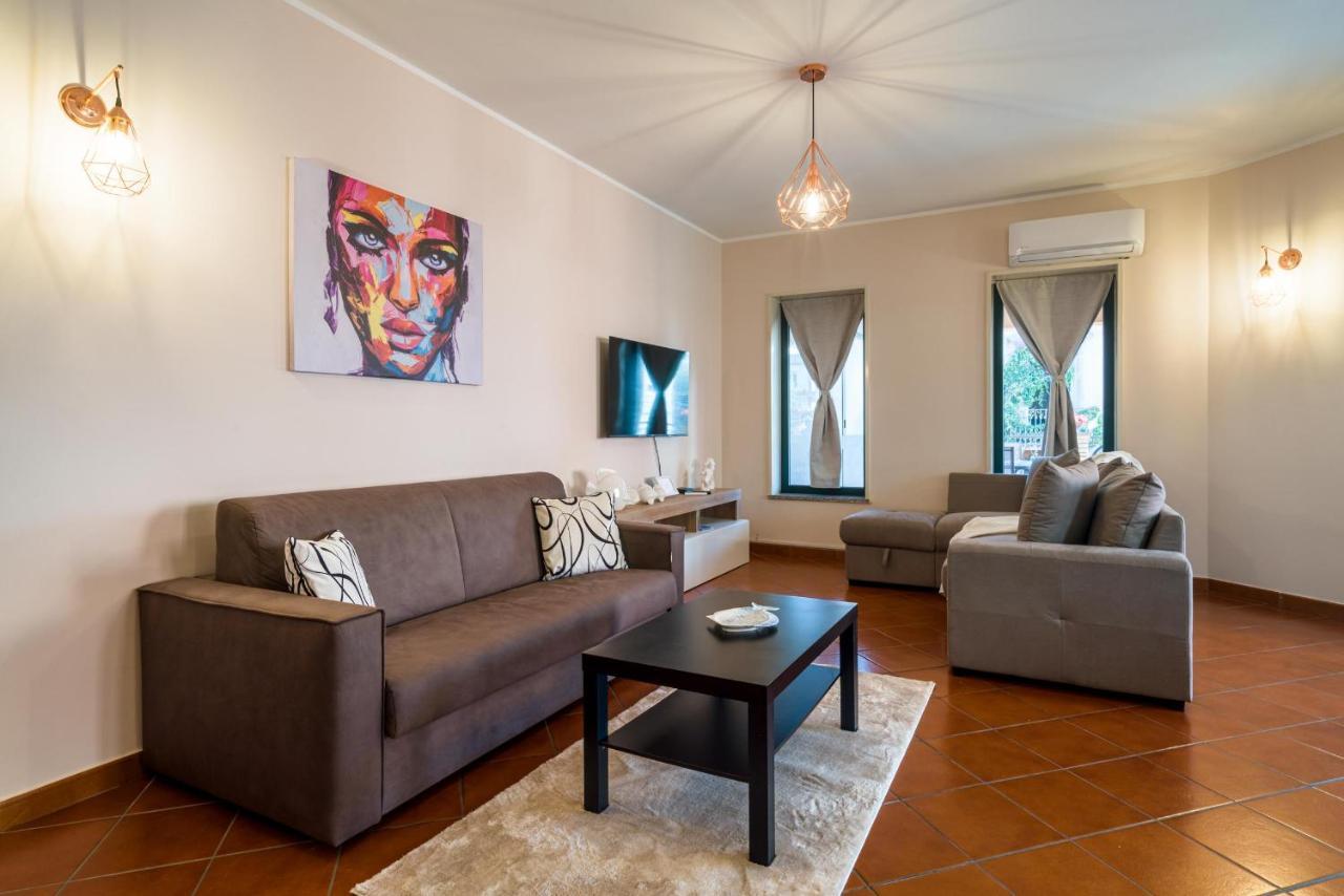 Loft Angolo Sul Mare Letojanni Exterior photo