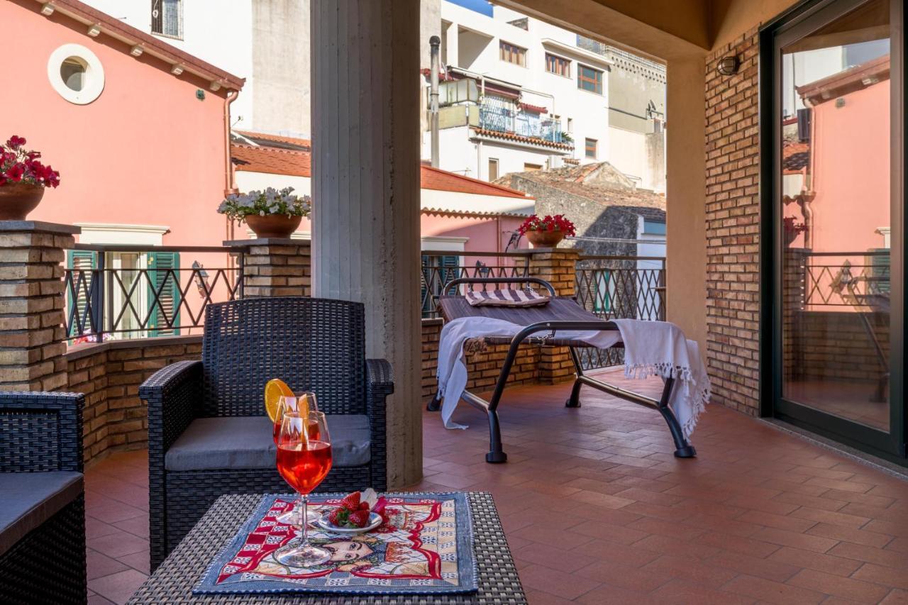 Loft Angolo Sul Mare Letojanni Exterior photo